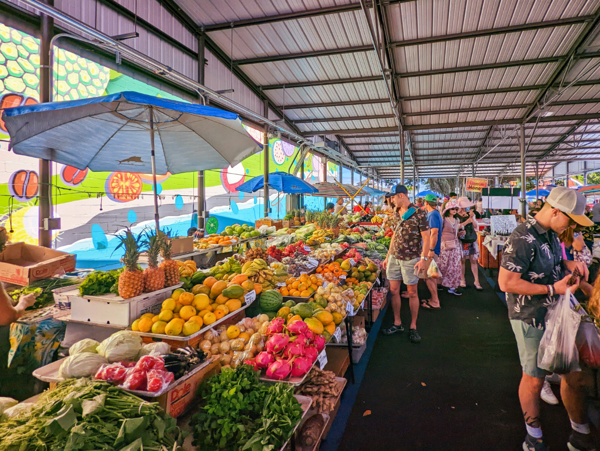 Chris Taylor at Fruit Stand at Hilo Farmers Market Big Island Hawaii 1